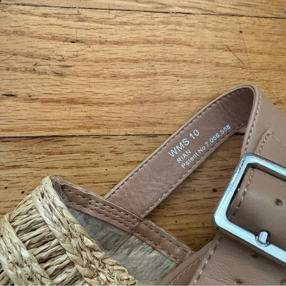 Dolce Vita Straw Sandals Size 10 - Picture 3 of 5